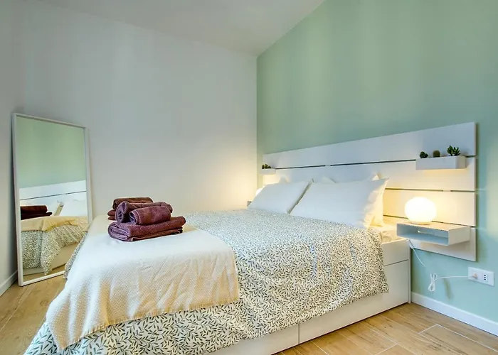 Leafy Sunshine, Bilocale In Porta Venezia, Con Metro A 1 Min A Piedi *