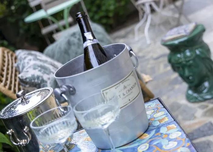 Apartman Luxury Bohemian With Private Garden In