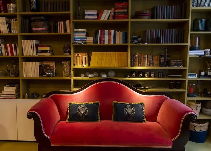 Luxury Bohemian With Private Garden In Milánó