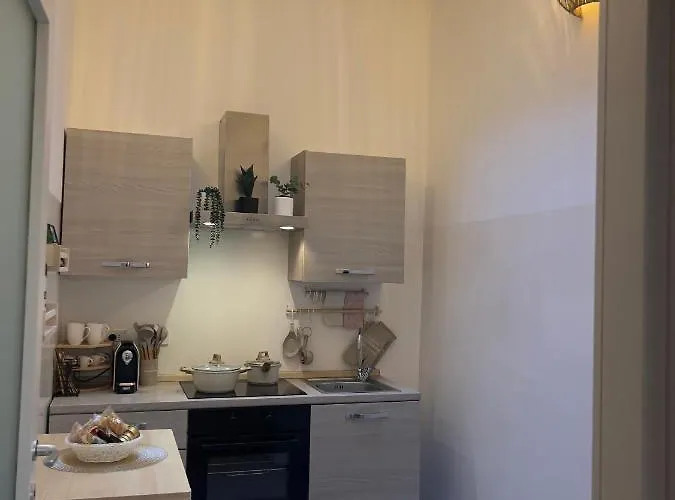 Regina In Porta Romana 3 - Sky Tv, Wifi & Breakfast Box Apartmán *