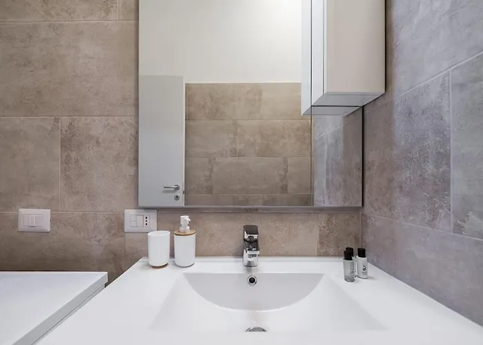 Linate Airport Elegant Suite,tram 1 Minute Away Apartmán Milán