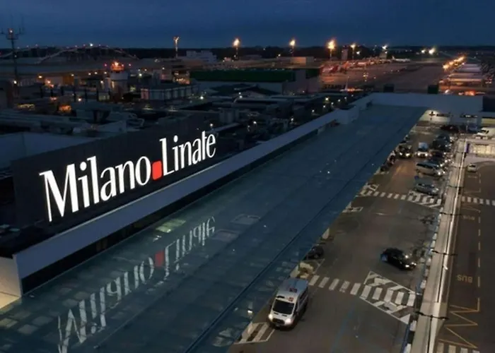 Linate Airport Elegant Suite,tram 1 Minute Away Milano