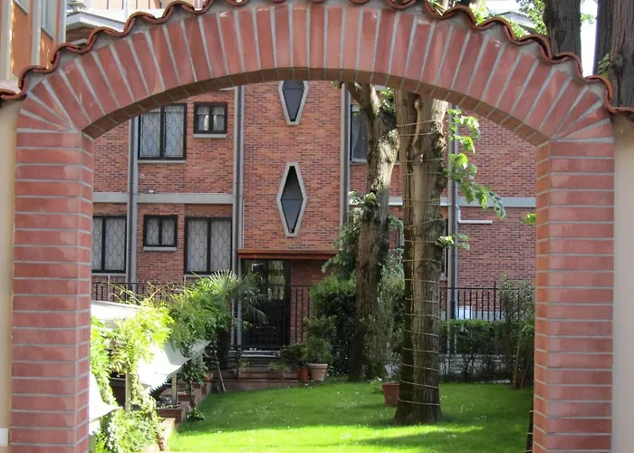 Eco Milano&bioriso Restaurant Hotel 3*
