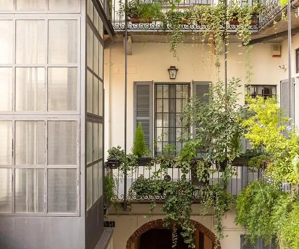 Joyful Naviglio Fortunato * Milánó