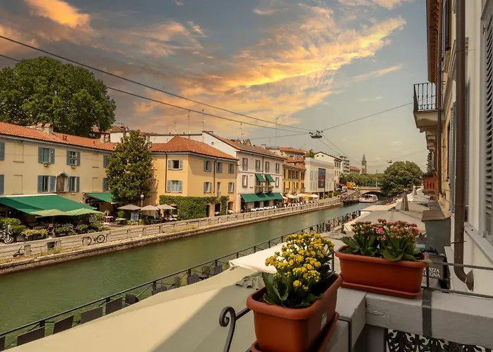 Joyful Naviglio Fortunato Apartment *
