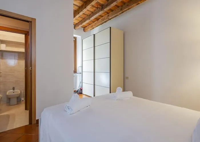 Youhosty - Ripa5 C Apartment *