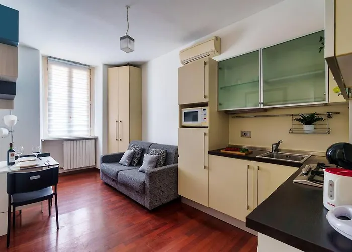 Cadorna's Nest - Cozy And דירה מילאנו