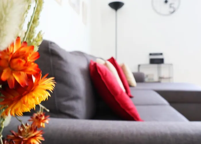 Lägenhet Isola District Bright House