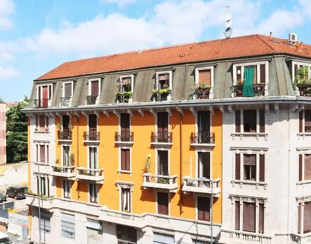 Isola District Bright House *