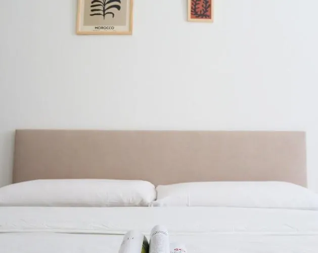 Isola District Bright House