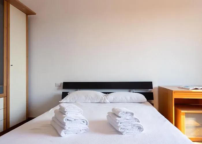 Garibaldi Two Bedrooms By Halldis Apartment *