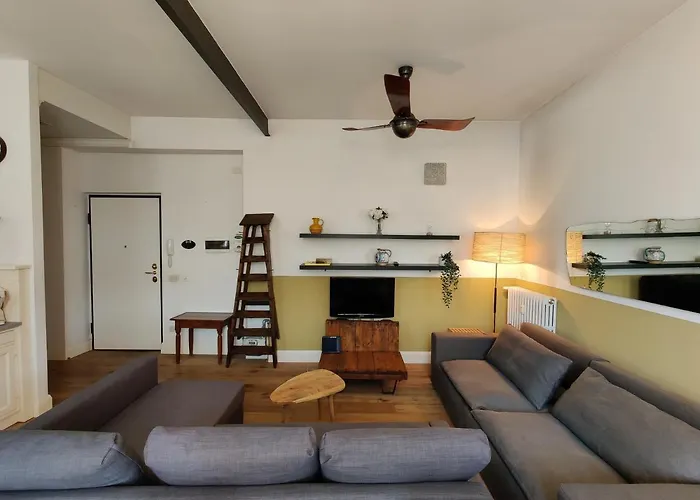 Elegante Trilocale A Apartment *