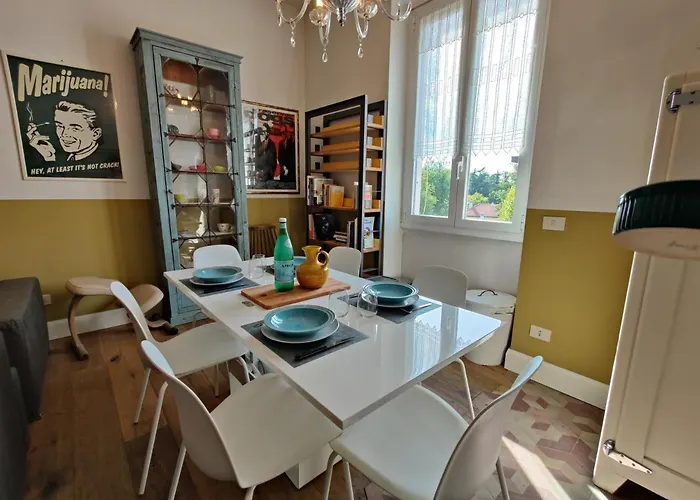 Apartment Elegante Trilocale A Mailand