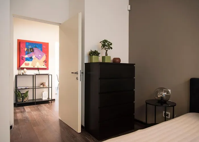 Lägenhet St.ambrogio 2bd New