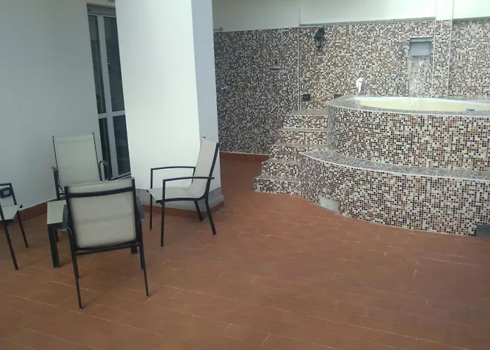 - Doppia Con Bagno Privato In Stupendo Attico Con Vista Mozzafiato Frühstückspension