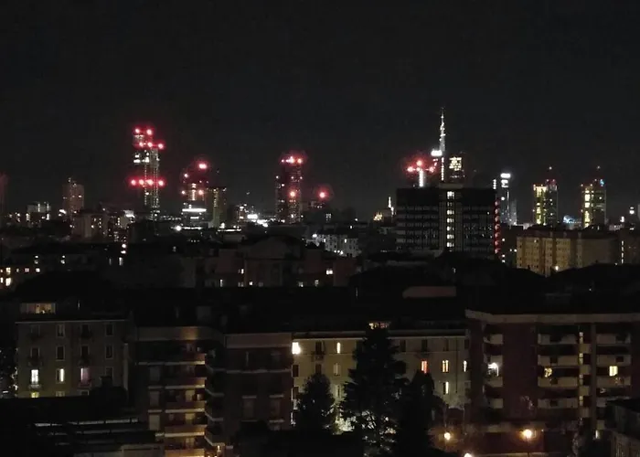 B&B - Doppia Con Bagno Privato In Stupendo Attico Con Vista Mozzafiato 밀라노