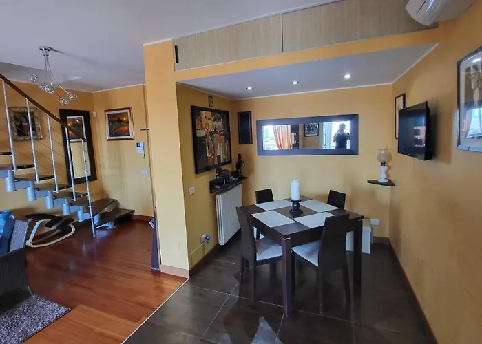 - Doppia Con Bagno Privato In Stupendo Attico Con Vista Mozzafiato 4*