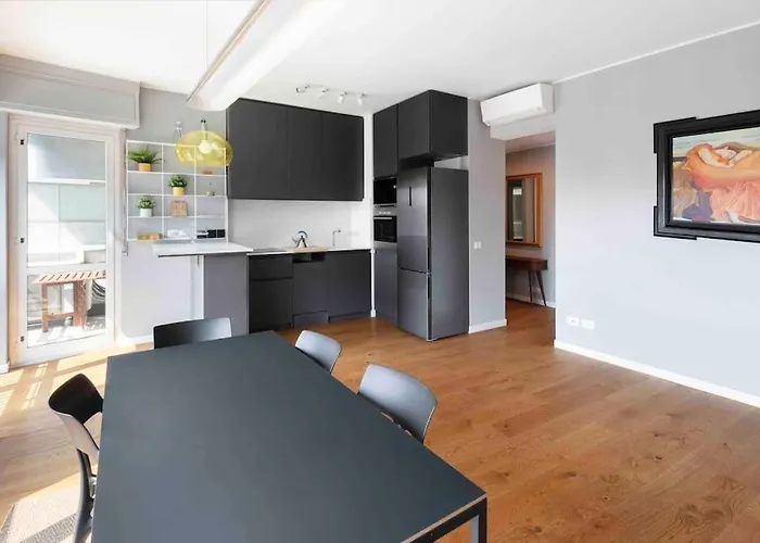 Grazioso E Spazioso In Forlanini Milaan