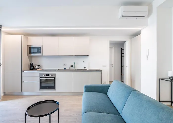 Easylife - Milano- Privata Angera 10s - *