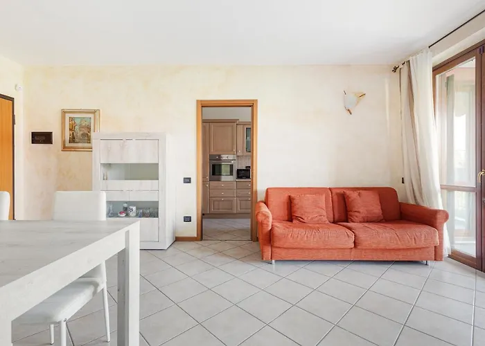 Apartment Guesthost - With Balcony Nearby M3 Subway Yellow Line