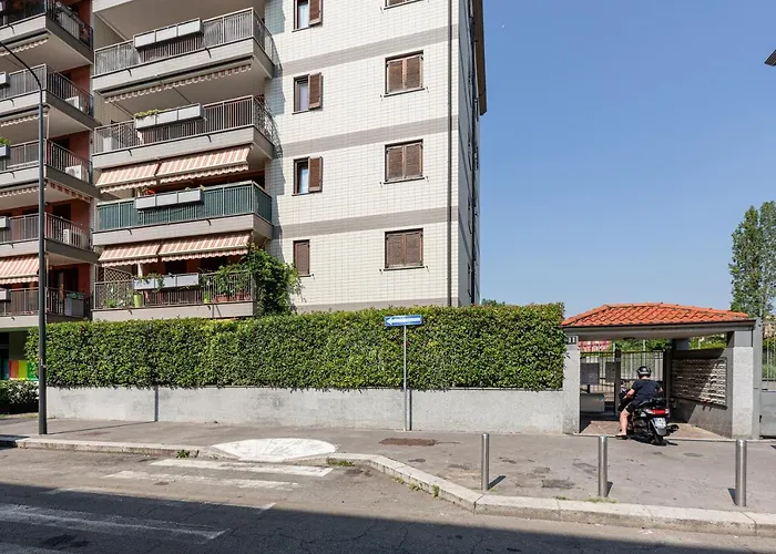 Guesthost - With Balcony Nearby M3 Subway Yellow Line Apartment *