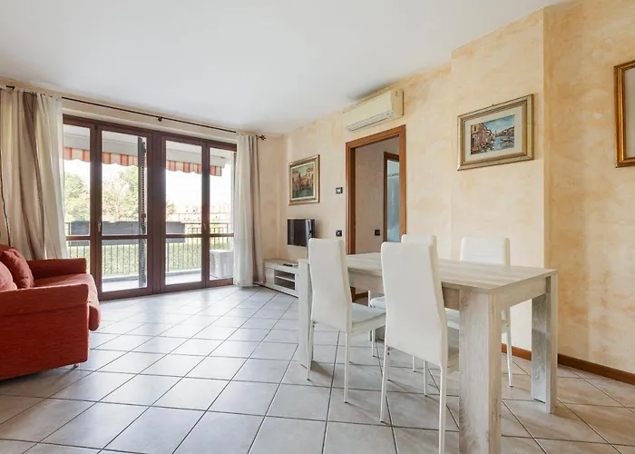 Guesthost - With Balcony Nearby M3 Subway Yellow Line Apartment Mailand