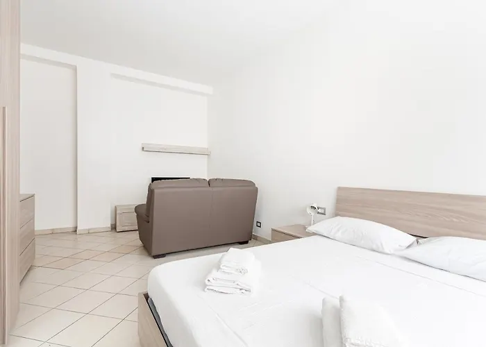 公寓 Ripamonti Budget With Small Balcony 米兰