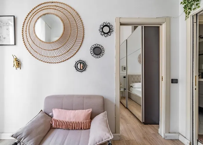 Isola And Garibaldi District Lovely Apartmán