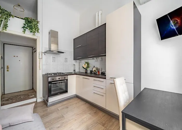 Isola And Garibaldi District Lovely * Milán