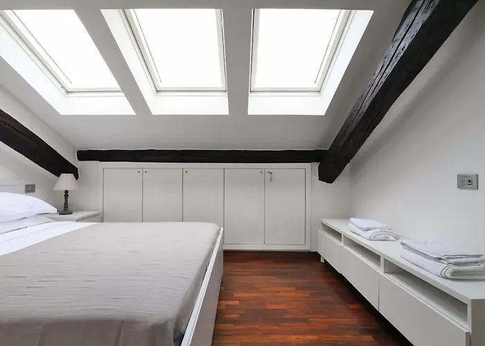 Elegant P.venezia Attic * Milán