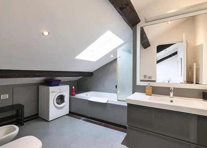 Elegant P.venezia Attic Apartment