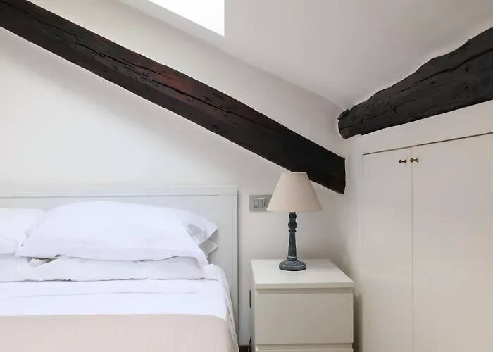 Apartment Elegant P.venezia Attic