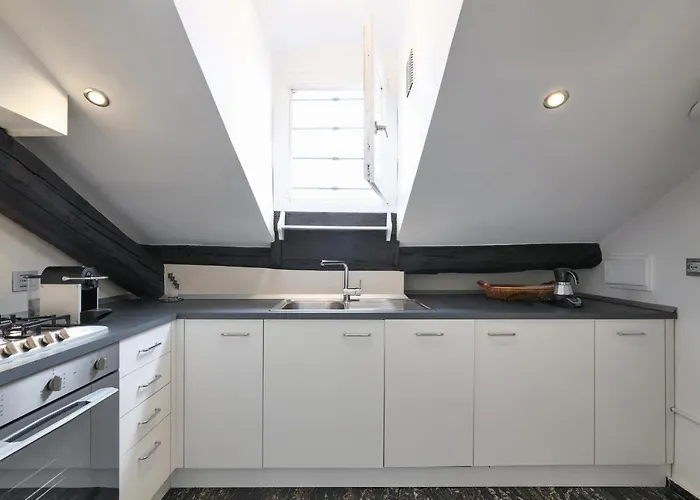 Apartment Elegant P.venezia Attic