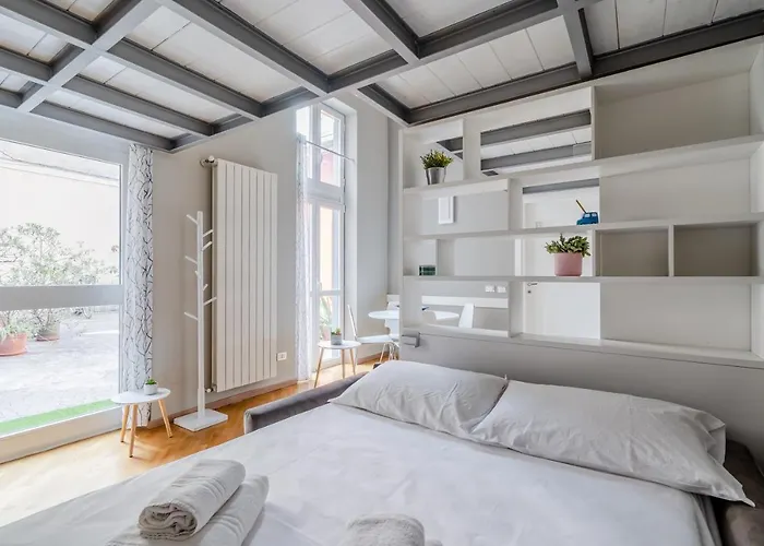 아파트 Guesthost - Amazing Loft - 350 M Far From Dateo Station 밀라노