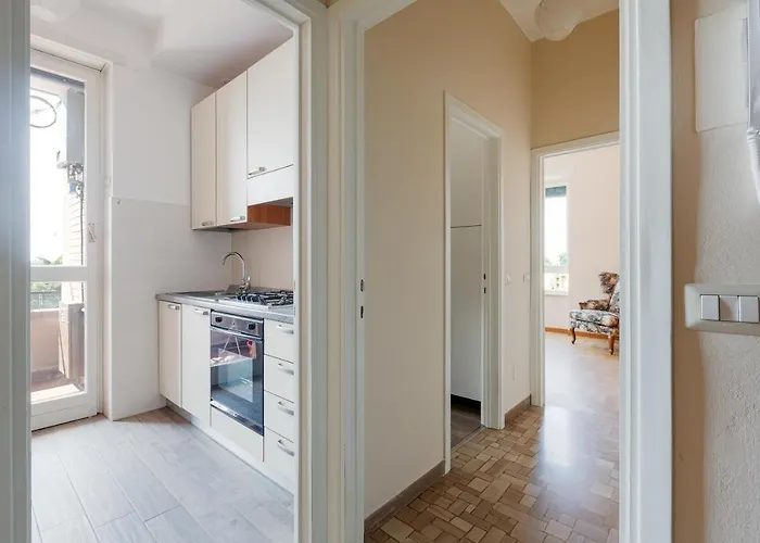 - Roomy 300 M From M3 Affori Fn! Lejlighed