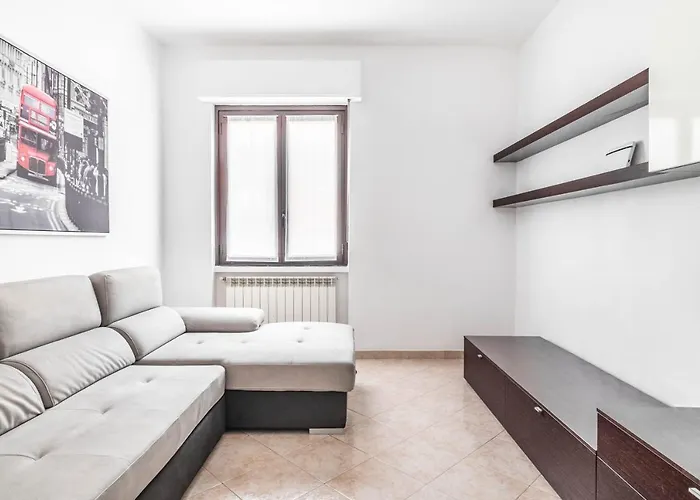 Lejlighed - Bocconi E Navigli - Spacious 3br 95 M - Free Parking *