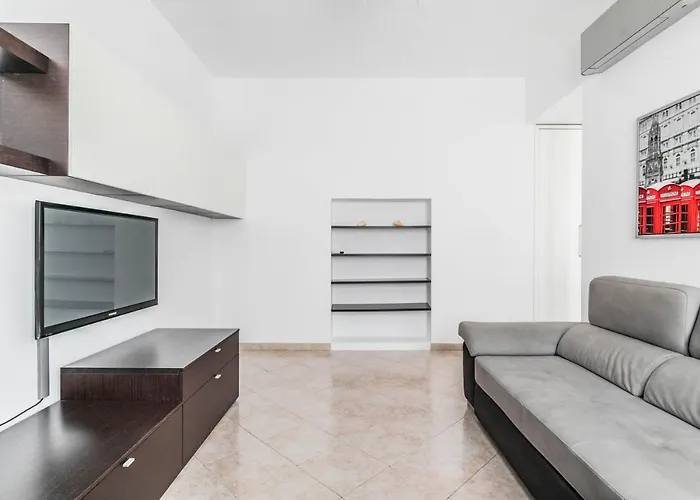 Lejlighed - Bocconi E Navigli - Spacious 3br 95 M - Free Parking