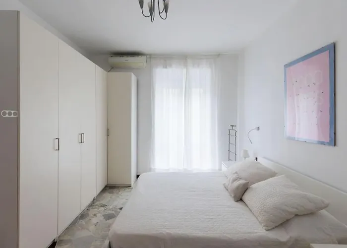 Alessia's Flat - Breno Lägenhet Milano