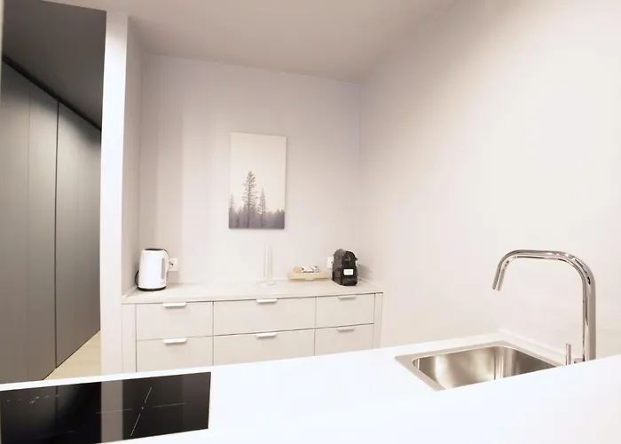 Easylife - - Lanzone 39 - Sant'ambrogio * Milano