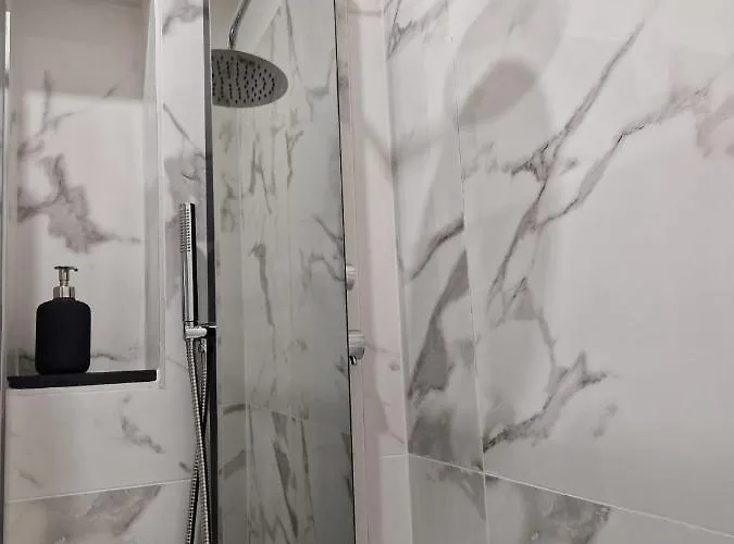 N&ghomesweethome Gogh Elegante E Confortevole