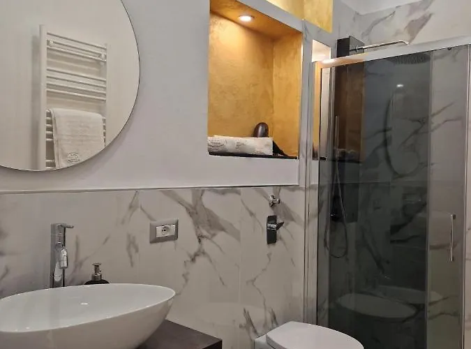 N&ghomesweethome Gogh Elegante E Confortevole *