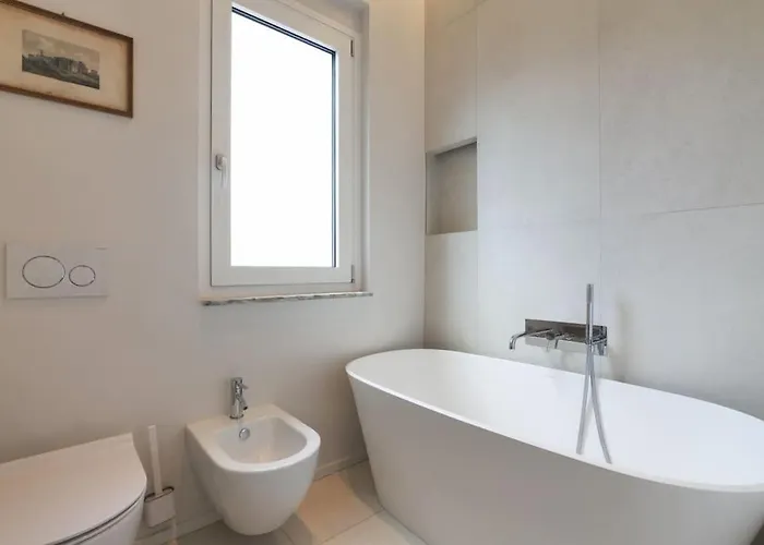 Contempora - 2-beds, 2 Baths With Balcony - Guastalla *