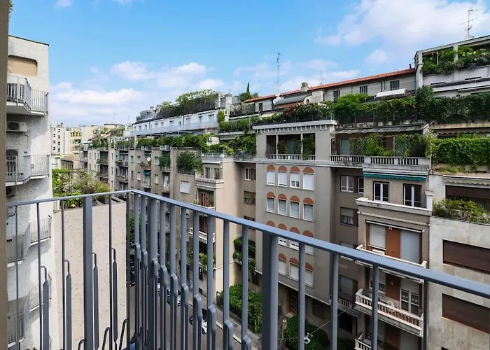 Apartment Contempora - 2-beds, 2 Baths With Balcony - Guastalla