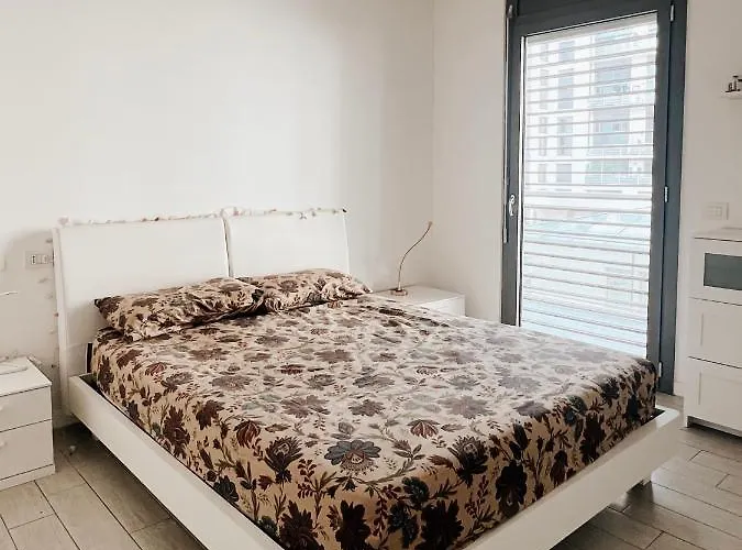 アパート Maderna Charme