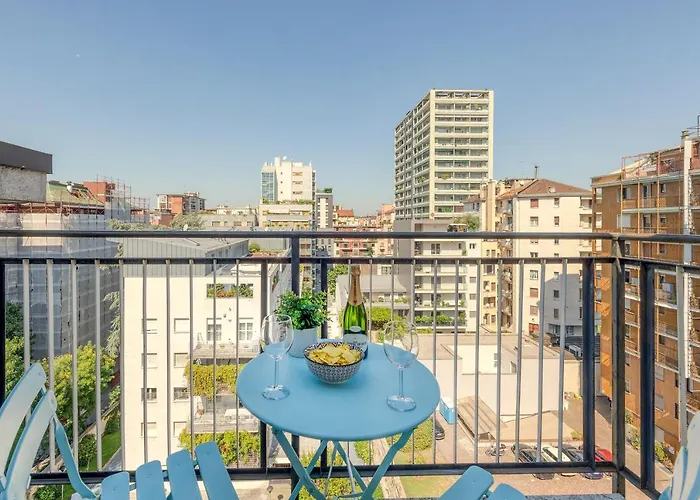 Ferrucci, 6 - Monolocale Al Settimo Cielo 아파트