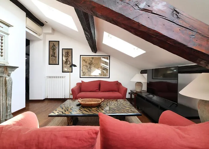 Elegant P.venezia Attic Mailand