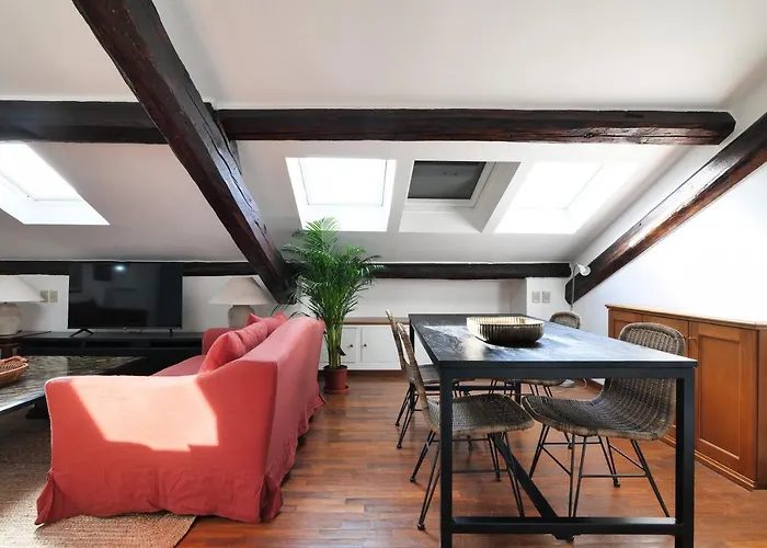 Elegant P.venezia Attic Milán
