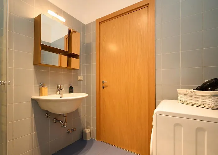 Daire Design House A/c Wifi 20 Minutes From Duomo Milano