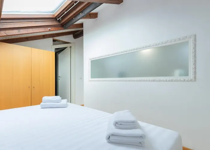 Loft Artigianale: Design In Legno E Terrazzo Panoramico Su *