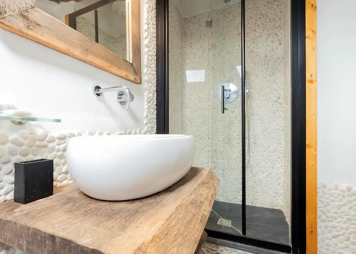 Loft Artigianale: Design In Legno E Terrazzo Panoramico Su Milán